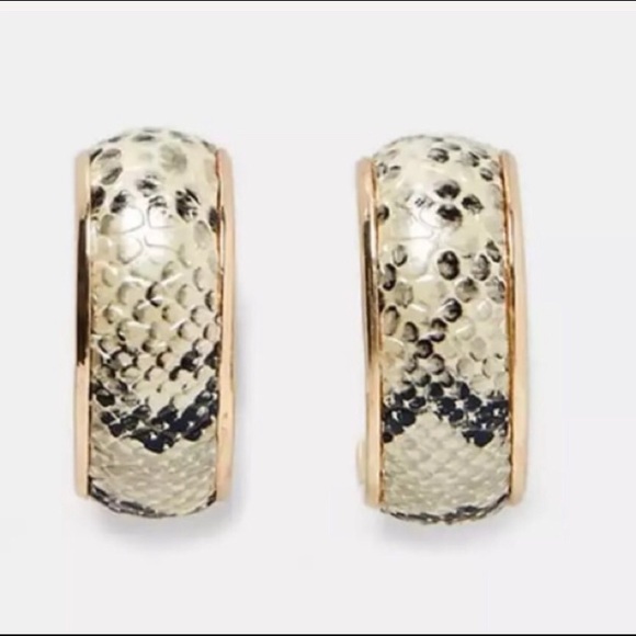 🎉HP 5/27/19 girl boss 🎉Snake print Zara earrings - Picture 3 of 5